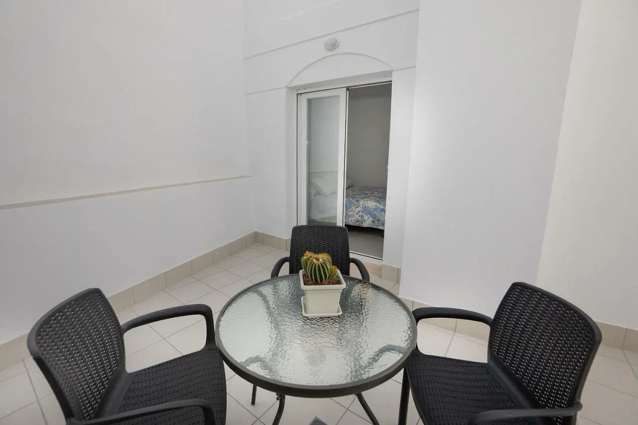 Apartamentos Mombasa 1 Planta 네르하 0*,