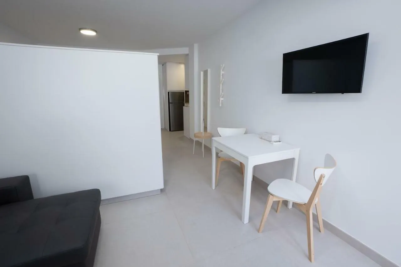 Apartamentos Mombasa 1 Planta 네르하