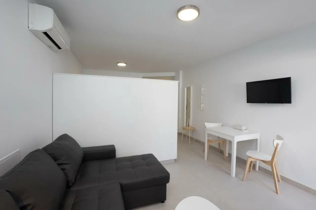 Apartamentos Mombasa 1 Planta 네르하